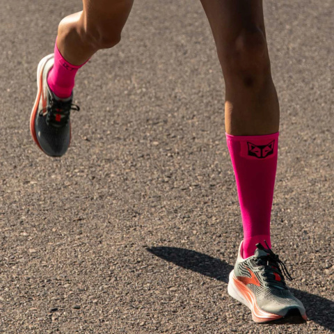 SKARPETY ULTRALIGHT FLUO PINK OTSO